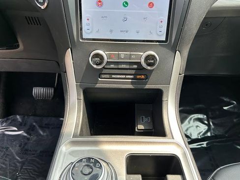 Used 2024 Ford Edge SEL image 19