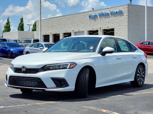 Used 2023 Honda Civic EX image 4