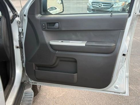 Used 2011 Ford Escape XLT image 21