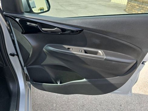 Used 2021 Chevrolet Spark LT image 31