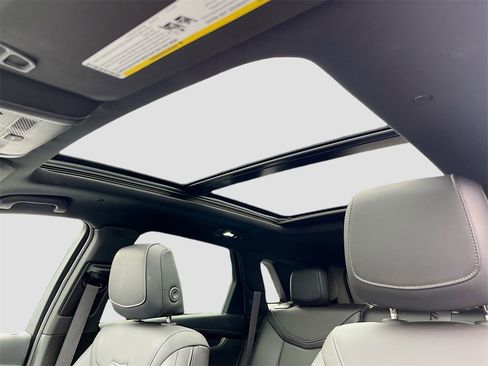 Certified 2025 Cadillac XT5 Premium Luxury image 22