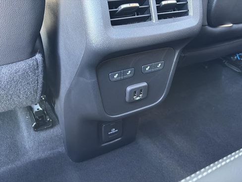 Used 2023 GMC Terrain Denali w/ Black Diamond Edition image 16