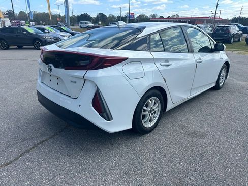 Used 2021 Toyota Prius Prime XLE FWD image 5