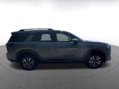 Used 2025 Nissan Pathfinder SV FWD image 16