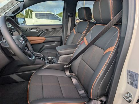 New 2026 GMC Canyon AT4 AWD/4WD image 20