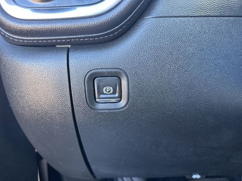 Used 2020 Chevrolet Silverado 1500 LT Trail Boss w/ Midnight Edition image 13