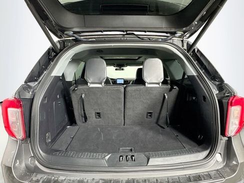 Used 2021 Ford Explorer XLT w/ Equipment Group 202A image 31