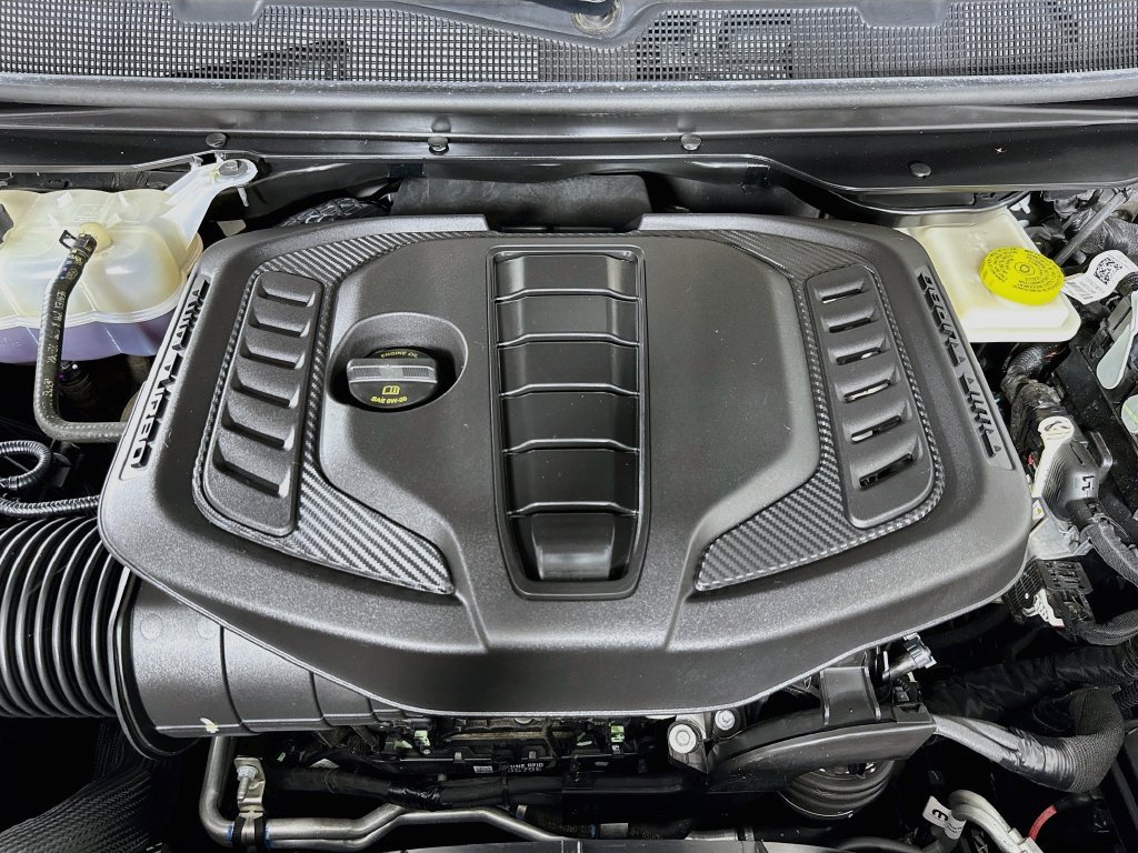 Used 2024 Jeep Wagoneer Series III AWD/4WD image 32