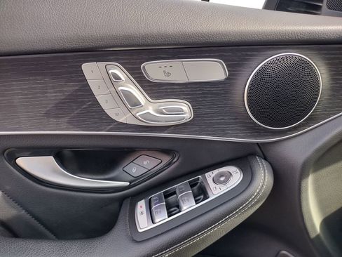 Used 2022 Mercedes-Benz GLC 300 4MATIC image 12