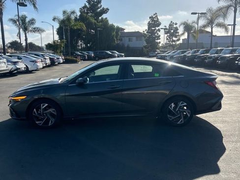 Used 2025 Hyundai Elantra SEL image 7