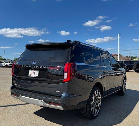 New 2025 Ford Expedition Max Platinum w/ Platinum Ultimate Package AWD/4WD image 4
