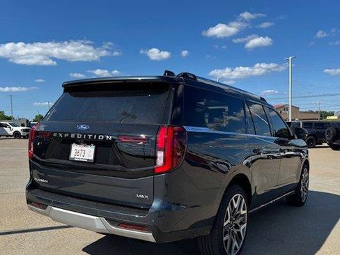 New 2025 Ford Expedition Max Platinum w/ Platinum Ultimate Package AWD/4WD image 4