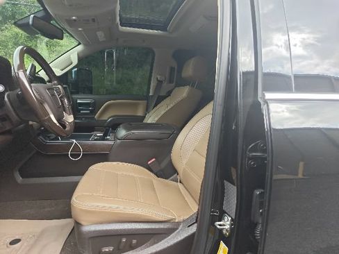 Used 2018 GMC Sierra 3500 Denali w/ Duramax Plus Package AWD/4WD image 11