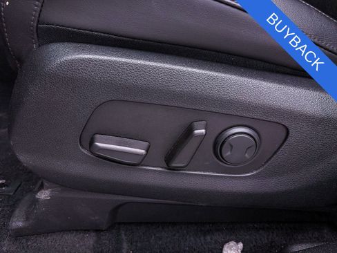 Used 2024 Kia Carnival LX FWD image 18