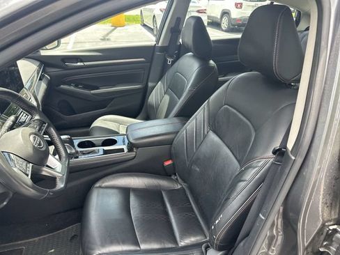 Used 2023 Nissan Altima 2.5 SR w/ SR Premium Package FWD image 15