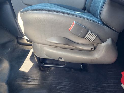 Used 2024 Chevrolet Express 2500 w/ Driver Convenience Package image 30