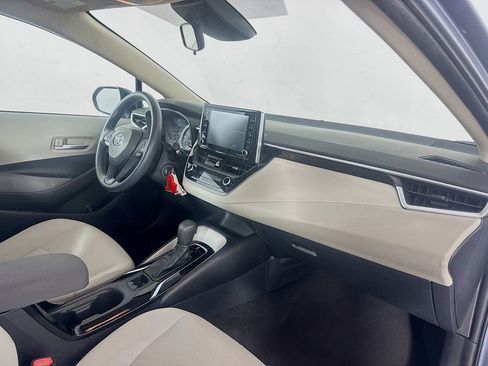 Used 2021 Toyota Corolla LE FWD image 31