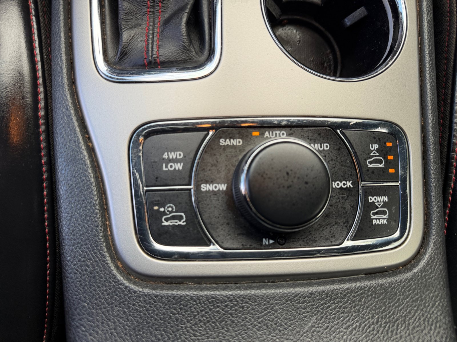 Used 2018 Jeep Grand Cherokee Trailhawk AWD/4WD image 25