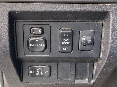 Used 2016 Toyota Tundra SR5 AWD/4WD image 23