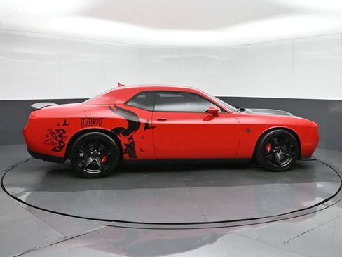 Used 2018 Dodge Challenger SRT Hellcat RWD image 8