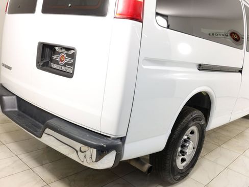Used 2019 Chevrolet Express 3500 LT w/ LT Preferred Equipment Group image 32