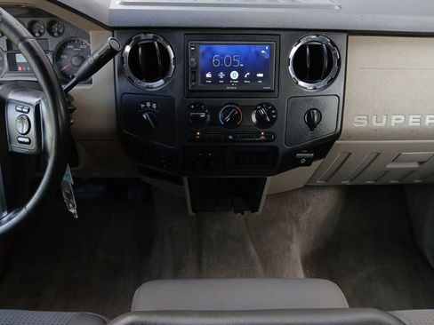 Used 2010 Ford F250 XLT AWD/4WD image 3