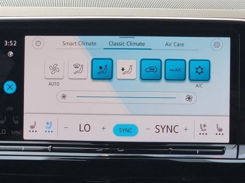 New 2026 Volkswagen Atlas Cross Sport SE image 22