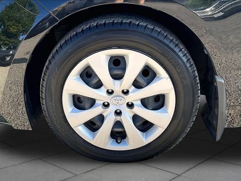 Used 2022 Toyota Corolla LE FWD image 11
