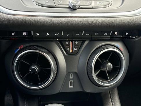 Used 2022 Chevrolet Blazer LT image 24