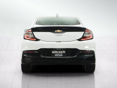 Used 2017 Chevrolet Volt LT w/ Comfort Package FWD image 4
