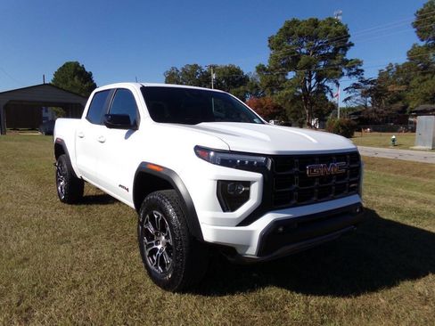 Used 2024 GMC Canyon AT4 w/ AT4 Premium Package image 4