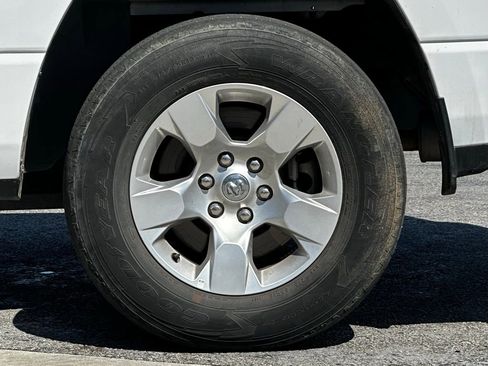 Used 2021 RAM 1500 Big Horn image 3