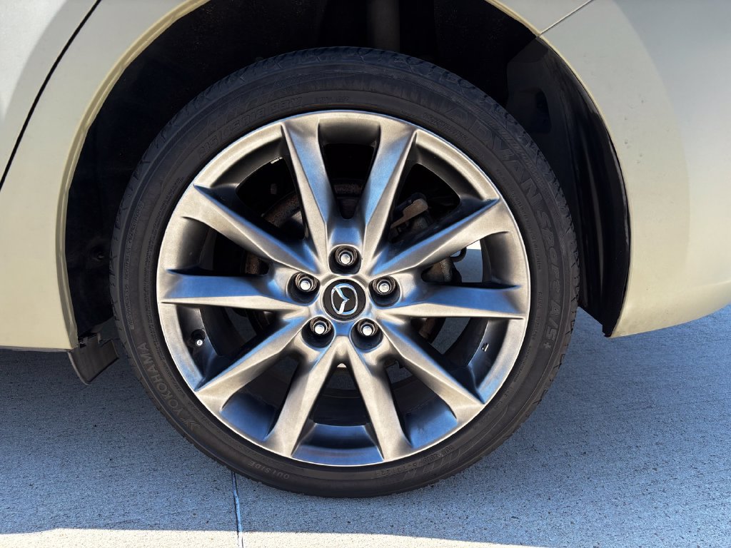 Used 2018 MAZDA MAZDA3 Touring FWD image 10
