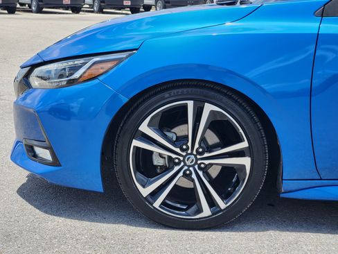 Used 2020 Nissan Sentra SR w/ Premium Package FWD image 9