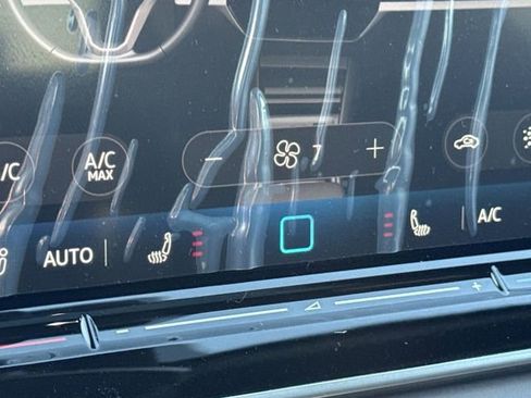 New 2026 Volkswagen Tiguan SE R-Line AWD/4WD image 21
