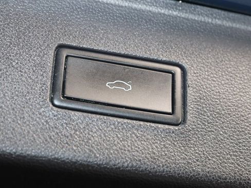 Used 2021 Volkswagen Atlas SEL Premium image 53