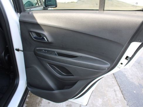 Used 2019 Chevrolet Trax LS w/ Tint and Cruise Package image 20