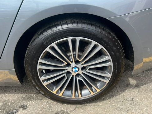 Used 2019 BMW 530e xDrive w/ Convenience Package AWD/4WD image 10