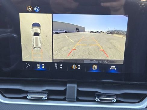 New 2026 Chevrolet Equinox LT w/ Convenience Package II image 13