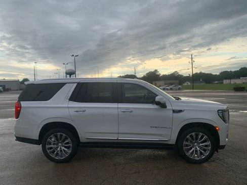 Used 2021 GMC Yukon Denali AWD/4WD image 8