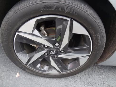 Used 2023 Hyundai Elantra Limited image 23