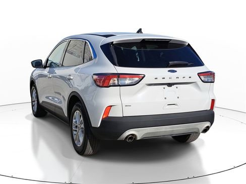 Used 2021 Ford Escape SE w/ Convenience Package image 3