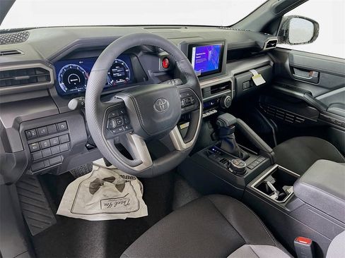 Certified 2025 Toyota 4Runner TRD Off-Road image 10