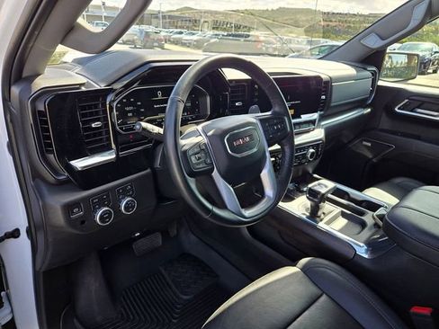 Used 2023 GMC Sierra 1500 SLT w/ SLT Convenience Package image 9