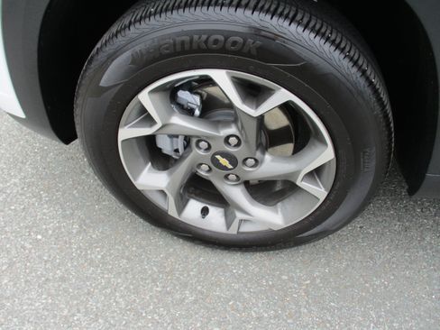 Used 2025 Chevrolet Trax LT w/ Driver Confidence Package FWD image 9