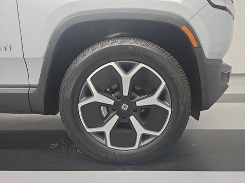 Used 2023 Rivian R1T Adventure AWD/4WD image 11