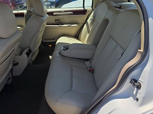 Used 2003 Lincoln Town Car Cartier RWD image 9