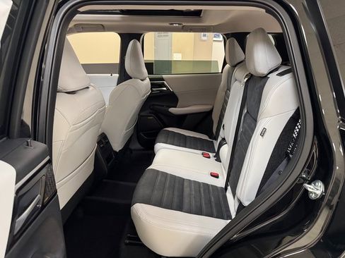 New 2026 Mitsubishi Outlander SE image 22