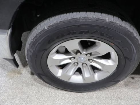 Used 2023 RAM 1500 Laramie AWD/4WD image 11