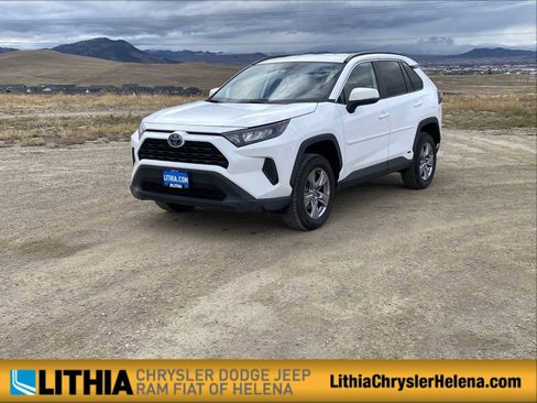 Used 2022 Toyota RAV4 LE image 1